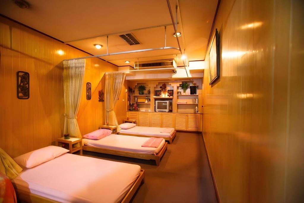 Nana Hotel 3*
